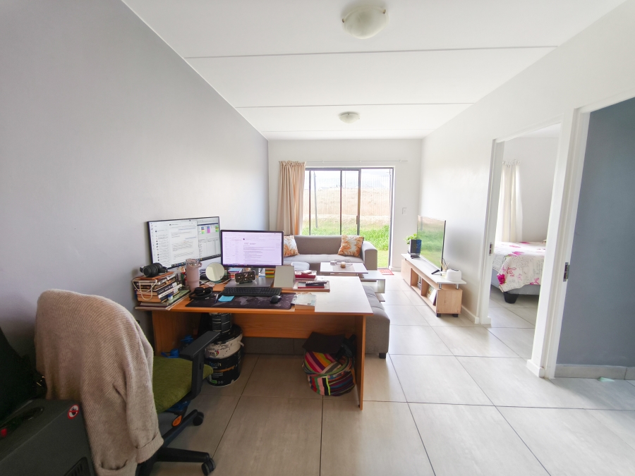 2 Bedroom Property for Sale in Aan de Wijnlanden Western Cape